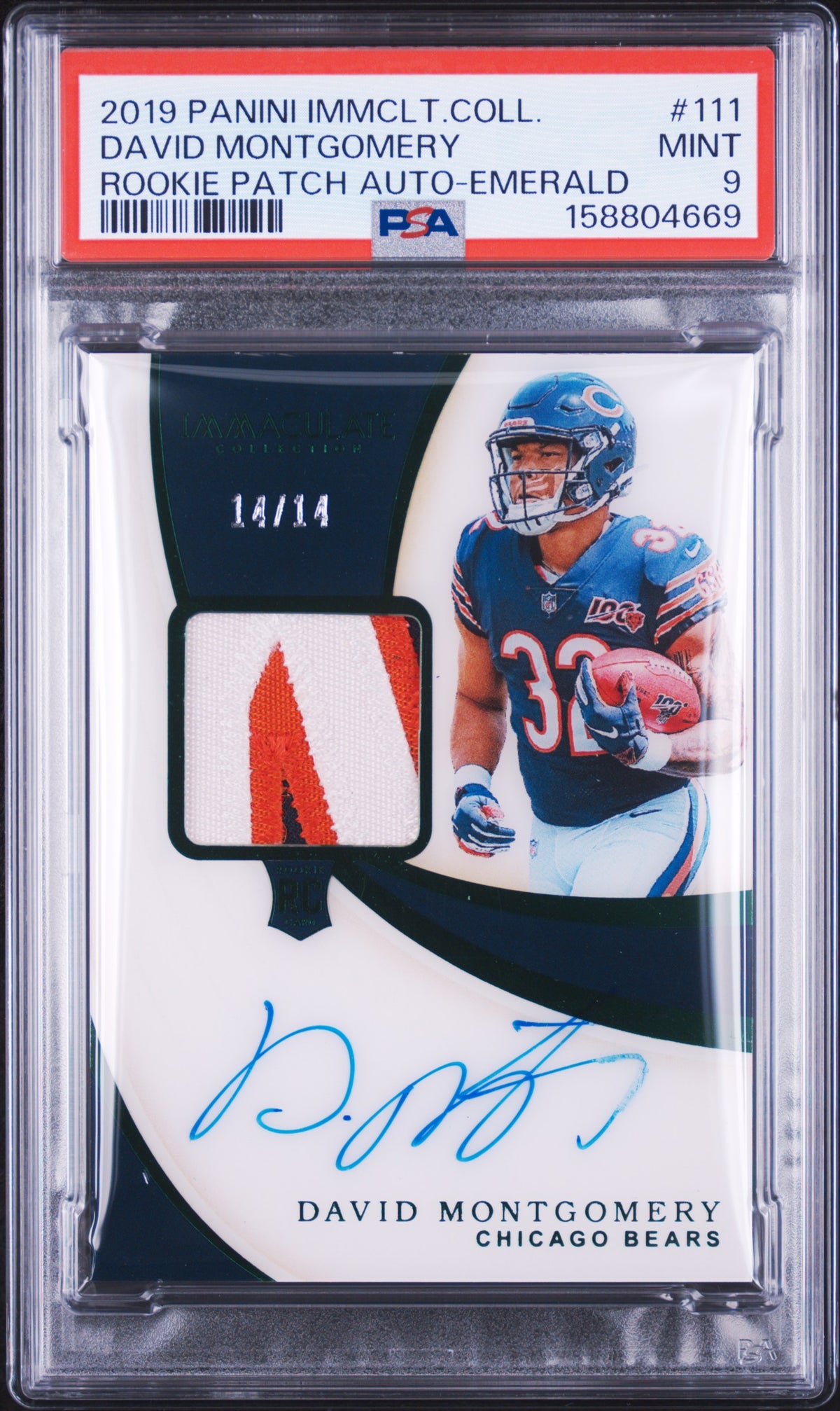 2019 Panini Immaculate David Montgomery Patch Autograph-Emerald 111 English PSA 9
