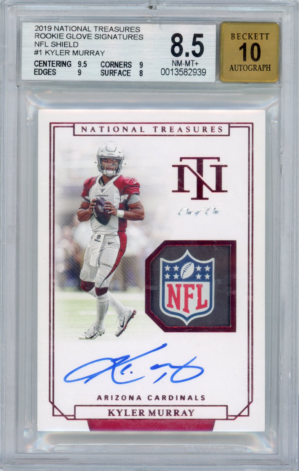 2019 Panini National Treasures Kyler Murray #1 Glove Signatures NFL Shield English BGS 8.5